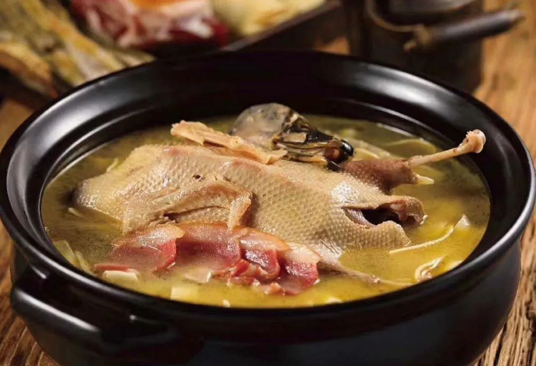 黄山火腿老鸭煲