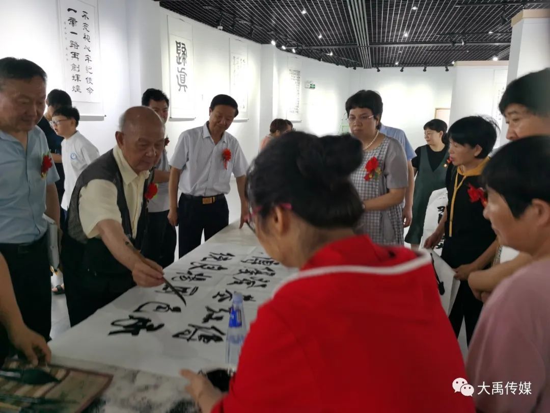 庆祝建党百年 传承红色基因 红色文化艺术作品全国巡展在驻马店开展