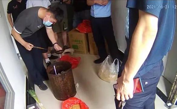这家小吃店生意兴隆背后的“秘诀”，竟然是添加罂粟粉！警方：严惩不贷！
